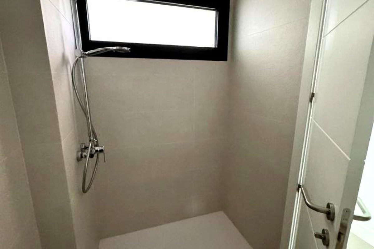 5e4e7629-0004096203.jpg