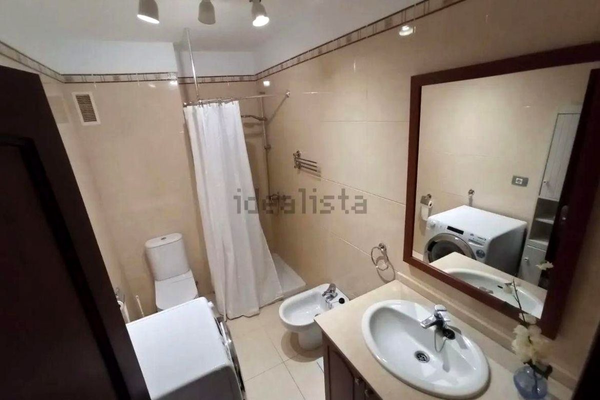 9379e5b9-0004133559.jpg