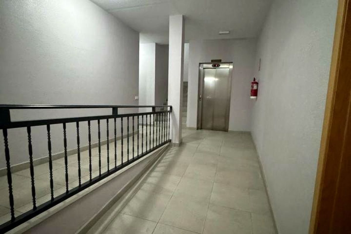 b7f446fa-0004102610.jpg
