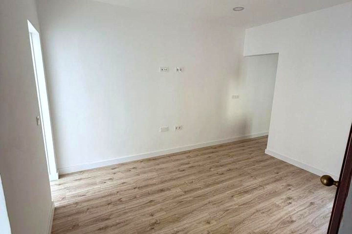f836b974-0004185688.jpg